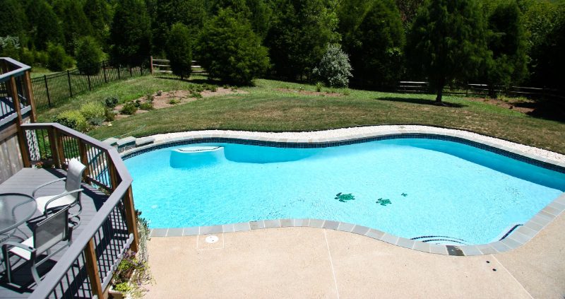 Pool Tile Cleaning in Leesburg